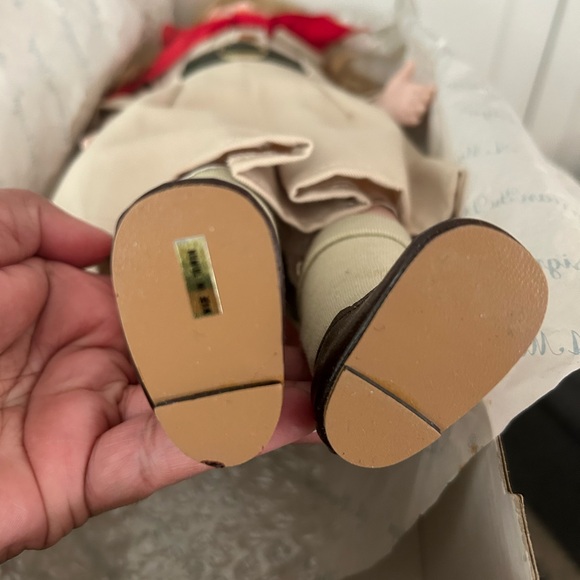 Marian Yu Design Brownie Girl Scout porcelain doll, OBO - Picture 7 of 11